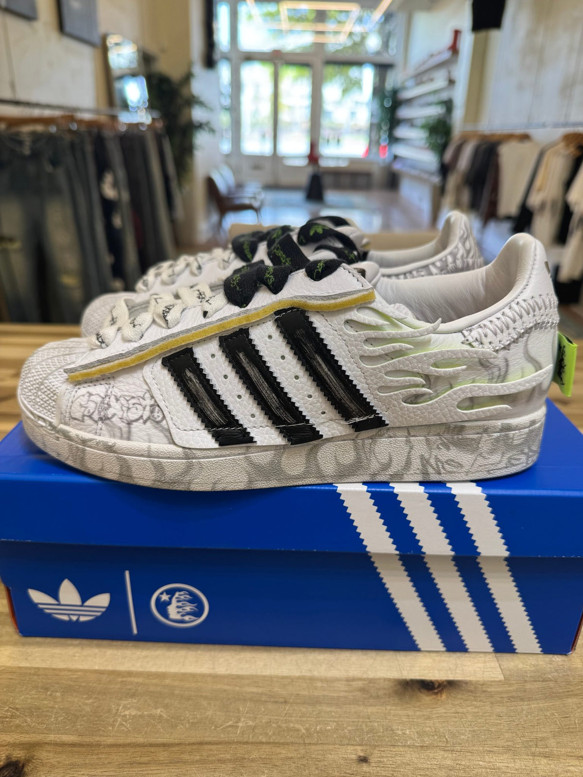 Adidas Superstar Hellstar White