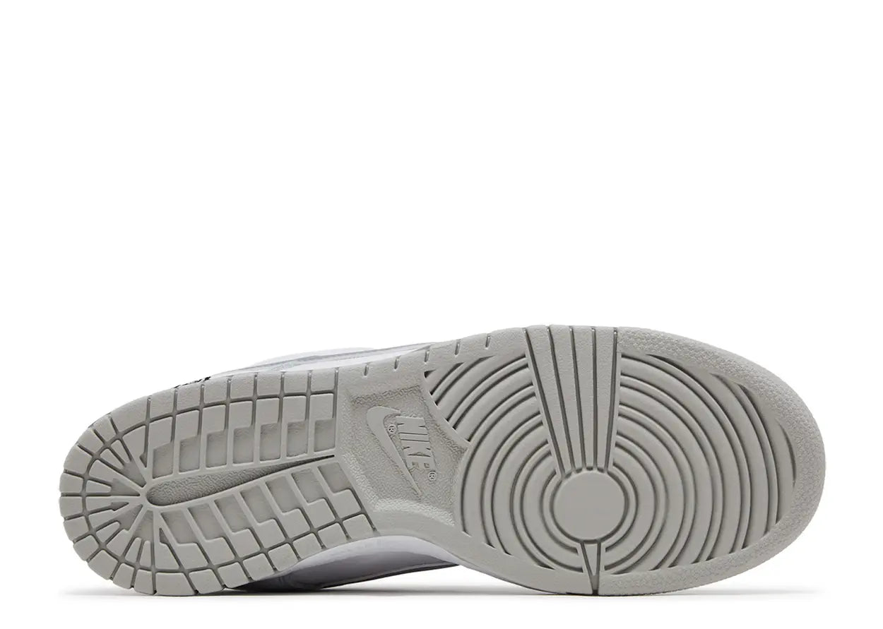 Supreme x Dunk Low SB White Metallic Silver