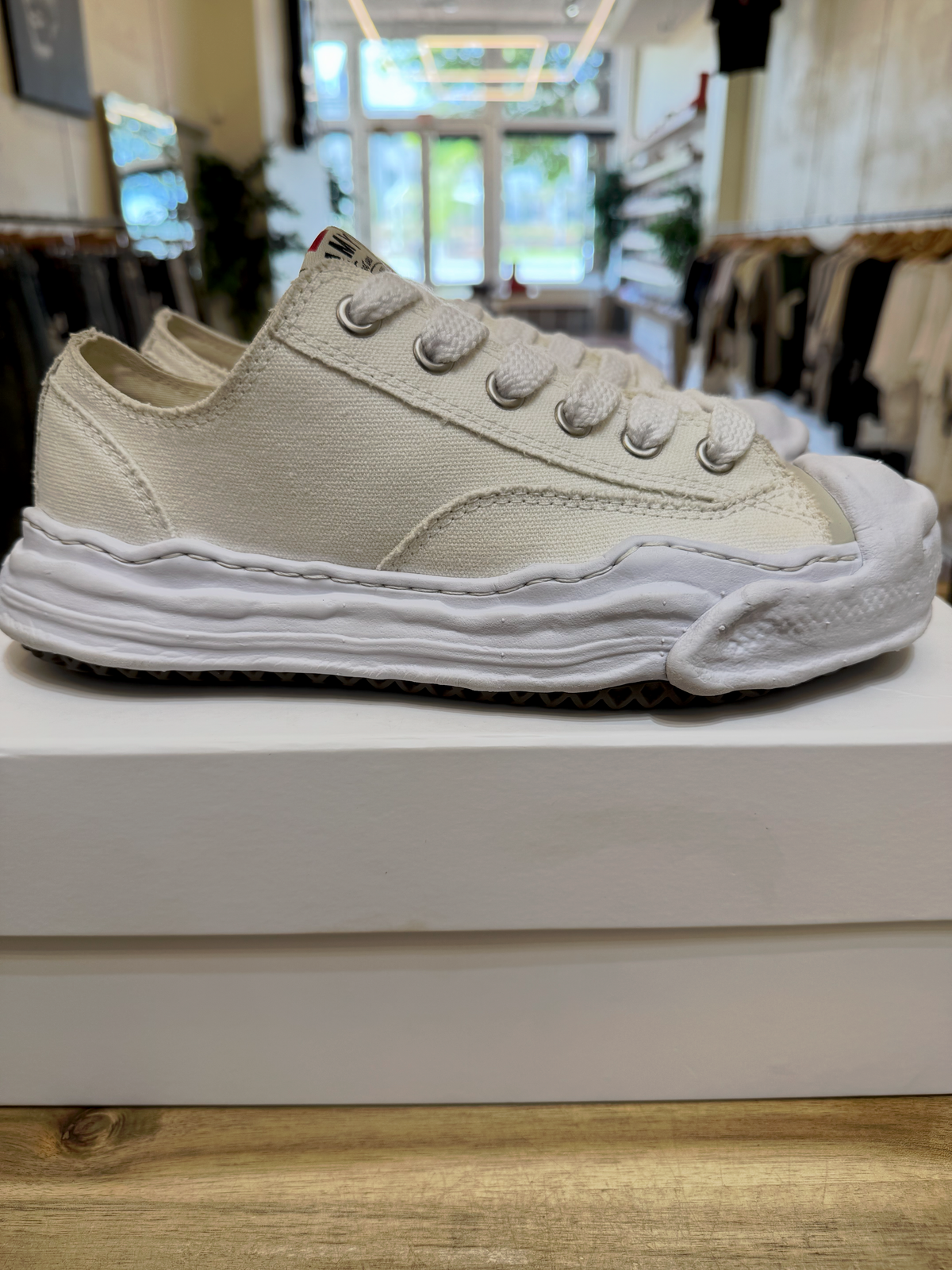 Maison Mihara Yasuhiro Hank OG Sole Canvas Low White (Preowned)