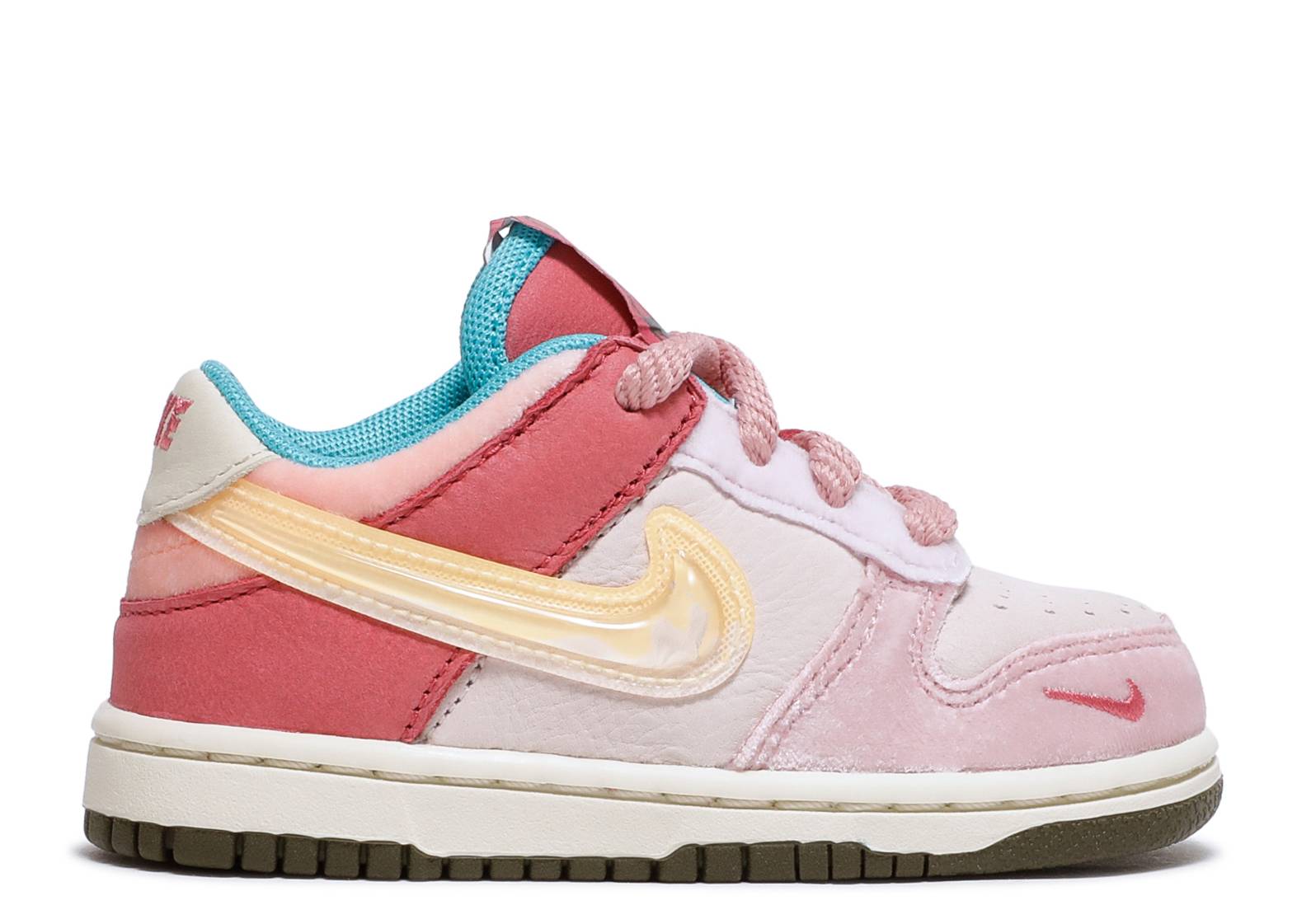 Social Status x Dunk Low TD Strawberry Milk